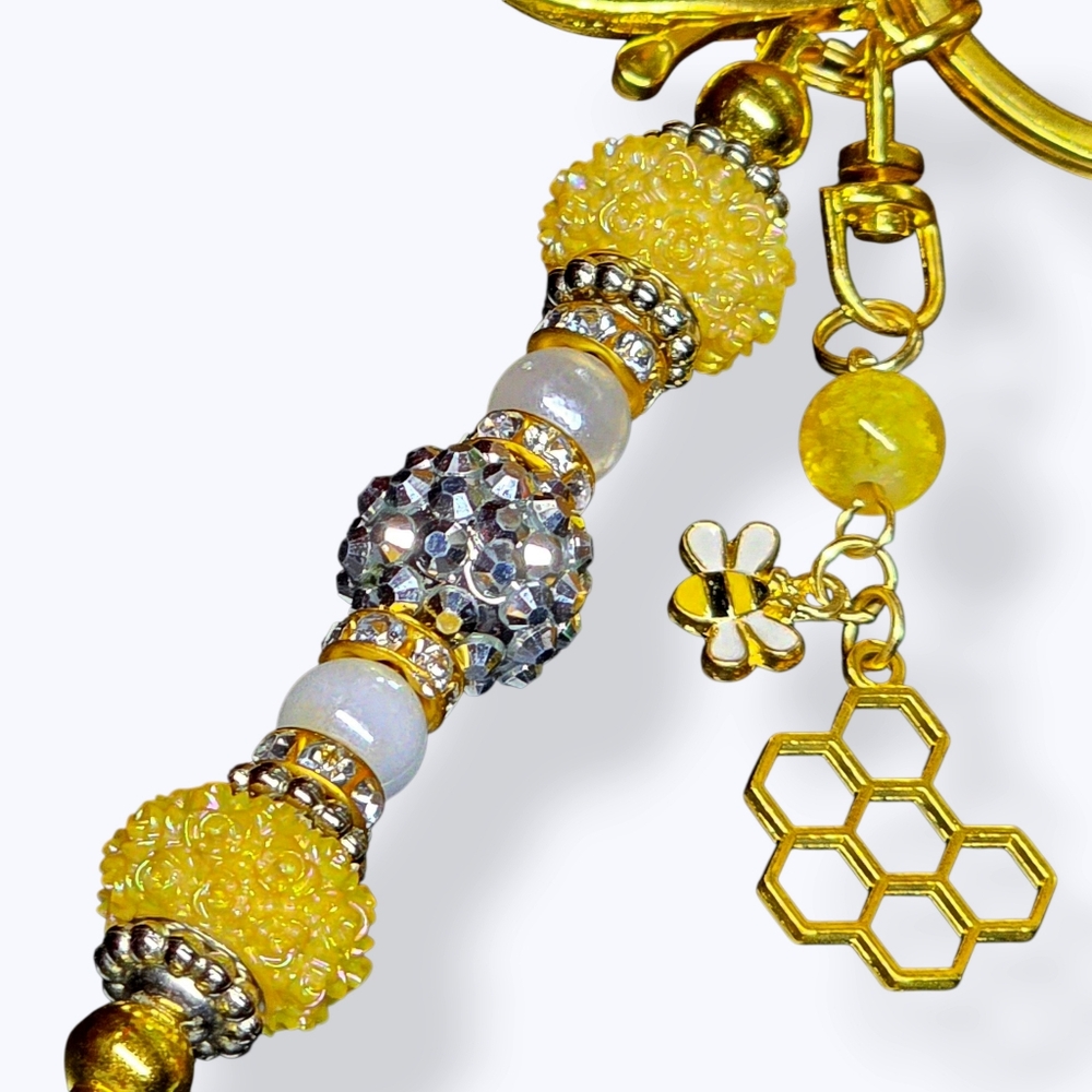 🟠HONEYBEE Gold Beaded White Faux Pearl Rhinestone Bee Honeycomb Charm Keychain